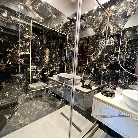 Отель 5 Continents