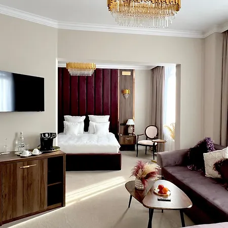 Hotel 5 Continents 4*