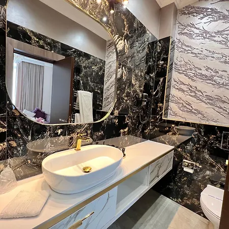 5 Continents Hotel 4*