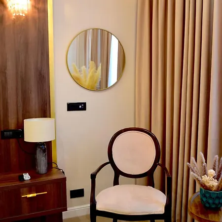 5 Continents Крайова