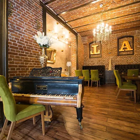 Отель 5 Continents