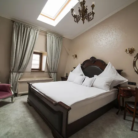 5 Continents Крайова