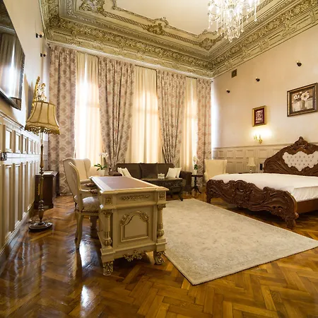 Отель 5 Continents