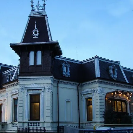 Отель 5 Continents