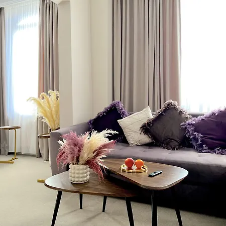 5 Continents Отель Крайова