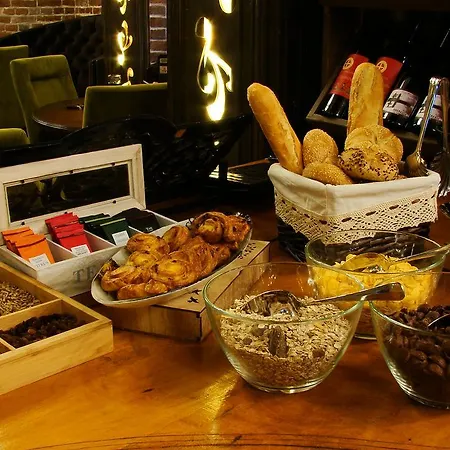 5 Continents Отель Крайова