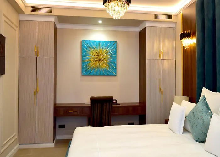 Hotel 5 Continents 4*